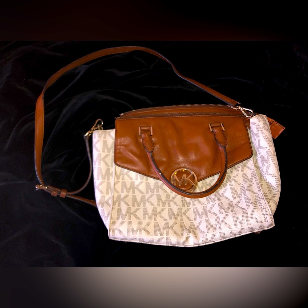 (DAMAGED)Michael Kors Signature Logo Satchel Vanilla /Brown Shoulder Bag
